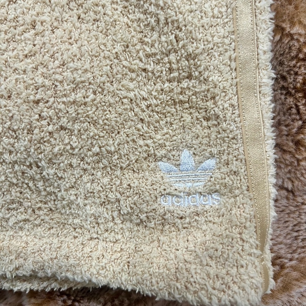 Adidas Originals Teddy Shorts - NWT - S - Picture 6 of 9